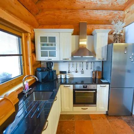 Villa Luxury Log House *