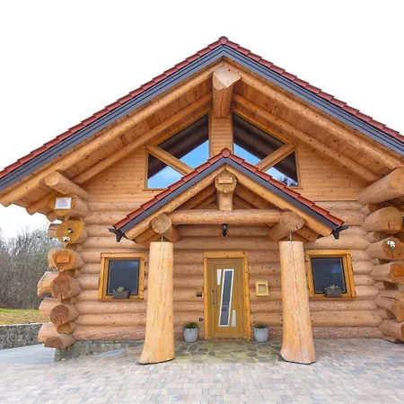 Villa Luxury Log House *